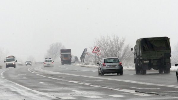 МОГУЋНОСТ ПОЈАВЕ ПОЛЕДИЦЕ: Најопаснија места за вожњу мостови и надвожњаци