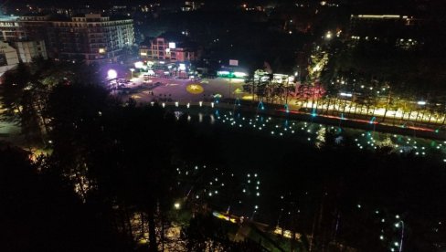 ZLATIBOR ZA 50.000 GOSTIJU: Doček karnevalski i estradni