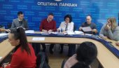 ZA IZBEGLE I RASELJENE ŠEST KUĆA: U Paraćinu danas potpisani kupoprodajni ugovori (FOTO) ZA IZBEGLE I RASELJENE ŠEST KUĆA: U Paraćinu danas potpisani kupoprodajni ugovori (FOTO)