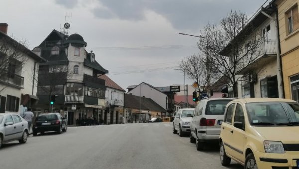 ВОЗИО ПОД ЗАБРАНОМ  И НАДУВАО СКОРО „ТРОЈКУ“: Полиција у Љубовији ухапсила мушкарца