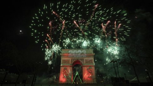 ЕВРОПА ИЗА БАРИКАДА: Париз укида новогодишњи спектакл