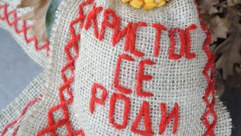 HRISTOVO ROĐENJE POČETAK JE PUTA KA VEČNOM ŽIVOTU: Božićnu radost čine zajedništvo i običaji ukorenjeni u narodnoj tradiciji HRISTOVO ROĐENJE POČETAK JE PUTA KA VEČNOM ŽIVOTU: Božićnu radost čine zajedništvo i običaji ukorenjeni u narodnoj tradiciji