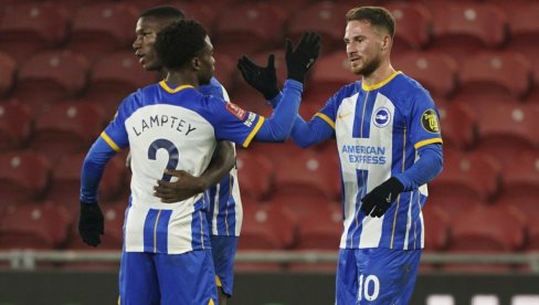 GALEBOVI ISPUSTILI REMI PROTIV ARSENALA: Čekićarima nedostaje preciznost u završnici napada