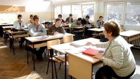 МАЛА МАТУРА ОД 23. ДО 25. ЈУНА: Министарство просвете изменило школски календар