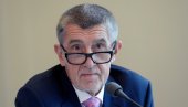 STARAC UDARIO BABIŠA ŠTAKOM U GLAVU: Bivši češki premijer napadnut na mitingu