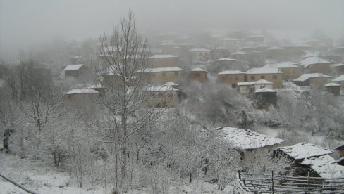 SRBIJA OKOVANA SNEGOM: Olujni vetar duva širom zemlje, zbog mećave smanjena vidljivost na putevima (FOTO/VIDEO) SRBIJA OKOVANA SNEGOM: Olujni vetar duva širom zemlje, zbog mećave smanjena vidljivost na putevima (FOTO/VIDEO)