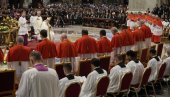 POVIKA NA PAPU ZBOG HOMOSEKSUALACA: Danima se ne smiruje polemika u Italiji posle neprikladnog izraza poglavara Rimokatoličke crkve