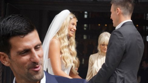STIŽE MALI ĐOKOVIĆ! Novak u moru loših, dobio prelepe vesti: Snajka najboljeg tenisera sveta objavila nešto najradosnije STIŽE MALI ĐOKOVIĆ! Novak u moru loših, dobio prelepe vesti: Snajka najboljeg tenisera sveta objavila nešto najradosnije