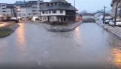 ОБИЛНЕ ПАДАВИНЕ ИЗАЗВАЛЕ ПРОБЛЕМЕ: Излила се Грабовица, поплављени објекти у Сјеници