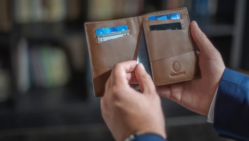NOVČANICE U SRBIJI POLAKO ODLAZE U ZABORAV: Više od 70 odsto građana koristi isključivo kartice, a opasnosti su sve brojnije