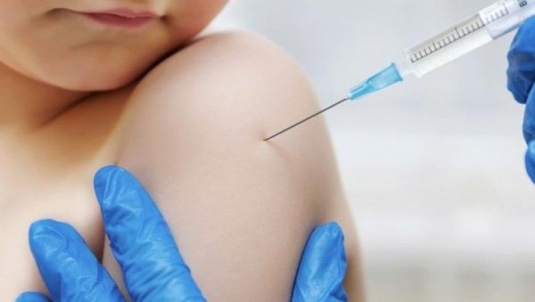 ДОМ ЗДРАВЉА У ЈАГОДИНИ ПОЗИВА РОДИТЕЉЕ: Вакцинишите децу ММР вакцином