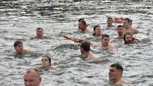 ПОЧЕЛЕ ПРИЈАВЕ ЗА УЧЕШЋЕ НА БОГОЈАВЉЕНСКОМ ПЛИВАЊУ: По часни крст у Зајечару, Брзој Паланци, Кладову, Бору