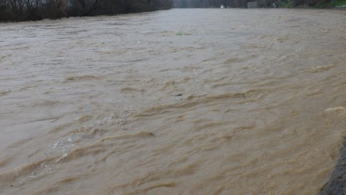 VANREDNA SITUACIJA U BORU: Izlio se Timok, poplavio put