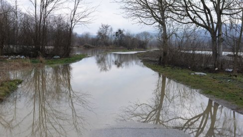 BUJICE OJADILE ZAPADNU SRBIJU: Obilne padavine pričinile štetu u domovima i na usevima, u prekidu i železnički saobraćaj