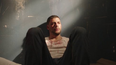 KAD DRAMA ŽIVOTA ODVEDE U SUNOVRAT: Serija Pad, rađena po motivima knjige čuvenog glumca, stiže 21. januara, na Superstar TV KAD DRAMA ŽIVOTA ODVEDE U SUNOVRAT: Serija Pad, rađena po motivima knjige čuvenog glumca, stiže 21. januara, na Superstar TV