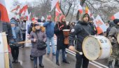 ЗАУСТАВИТЕ АМЕРИКАНИЗАЦИЈУ У Варшави одржан протест против учешћа Пољака у рату у Украјини (ВИДЕО)