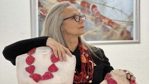 NA OBLAKU UMETNIČKE MAGIJE: Željka Bašić Savić o izložbi fotografija i ogrlica NA OBLAKU UMETNIČKE MAGIJE: Željka Bašić Savić o izložbi fotografija i ogrlica