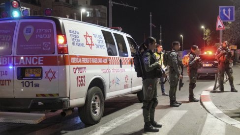 HOROR U HOLONU: Palestinac ubio ženu i ranio tri osobe u napadu nožem