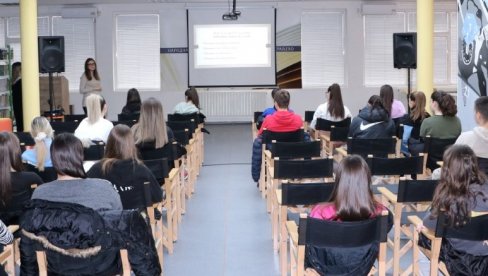 GUŽVA ZA ORIJENTACIJU UČENIKA: Veliko interesovanje malih maturanata za testiranje znanja i veština