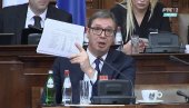 OVO JE 1.800 NJIH KOJE JE KOŠTUNICA  ABOLIRAO: Vučić pokazao papir kojim je oslobođen Kurti