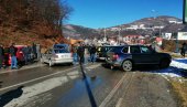 BLOKADA ZBOG ODRONA: Gnevni meštani Dobrilovine blokiraju magistralu Mojkovac-Kolašin-Podgorica (FOTO)