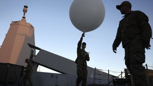UZBUNA NA NEBU IZNAD AMERIKE: Vojska locirala balon na zapadnom delu zemlje, istraga u toku