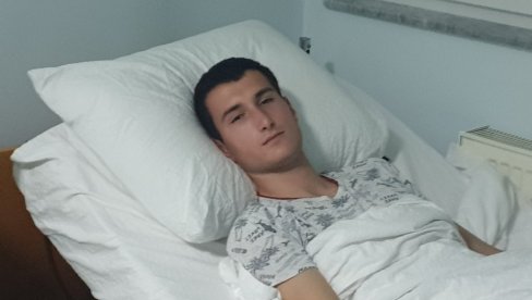 BOBAN SE VRAĆA KUĆI: Mladić kog su Albanci izboli nožem kod Vitine pušten iz bolnice