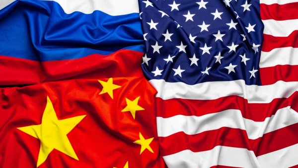 АМЕРИКА ЗАБРИНУТА: САД сумњиче Кину да испоручује Русији војну опрему