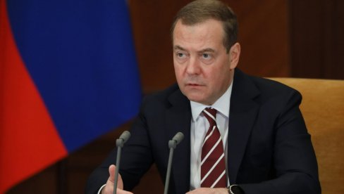 LEK JE TAČNO POGODIO SVOJ CILJ Medvedev o reakcijama Šolca i Sunaka na Putinov intervju - Neobični Britanac i čistokrvni fric...