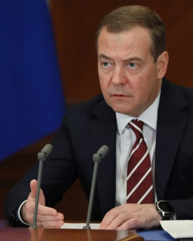 ИСПУЊЕН ЗАДАТАК КОЈИ ЈЕ ПОСТАВИО ВРХОВНИ КОМАНДАНТ Медведев: Више од 422.000 људи потписало уговоре за службу