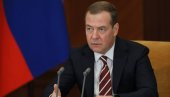 RETORIKA PISTORIJUSA I MERCA PODSEĆA NA PROŠLA VREMENA Medvedev: U vlasti u Nemačkoj sede ljudi koji se ponose nacističkim precima