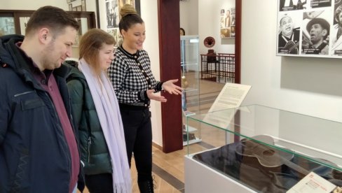 TESNO U MUZEJIMA I GALERIJAMA: Odličan odziv novosađana akciji Širom otvorena vrata TESNO U MUZEJIMA I GALERIJAMA: Odličan odziv novosađana akciji Širom otvorena vrata