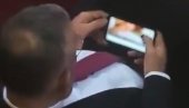SKANDAL: Za vreme sednice o KiM poslanik SPS-a gledao filmove za odrasle na mobilnom telefonu  (VIDEO)