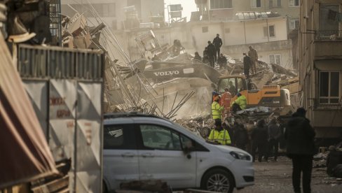 TURSKA BOLUJE: Sedmi dan spasioci izvlače preživele iz ruševina (FOTO)