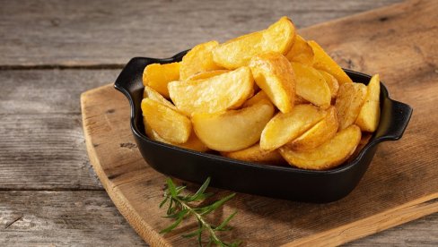 NIKADA! Nemojte koristiti maslinovo ulje za pečenje krompira - evo i zašto NIKADA! Nemojte koristiti maslinovo ulje za pečenje krompira - evo i zašto