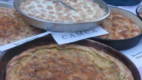 NEZVANIČNI KULINARSKI BREND VRANJA: Pita samsa sa belim lukom NEZVANIČNI KULINARSKI BREND VRANJA: Pita samsa sa belim lukom