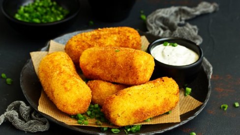 RECEPT ZA NEODOLJIVE KROKETE OD KROMPIRA: Spolja hrskavi, iznutra mekani - ukusniji od kupovnih RECEPT ZA NEODOLJIVE KROKETE OD KROMPIRA: Spolja hrskavi, iznutra mekani - ukusniji od kupovnih