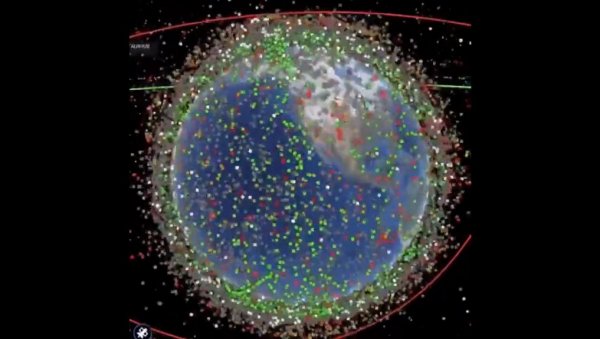 РОЈ САТЕЛИТА У ЗЕМЉИНОЈ ОРБИТИ: Невероватан призор који се не виђа сваки дан (ВИДЕО)