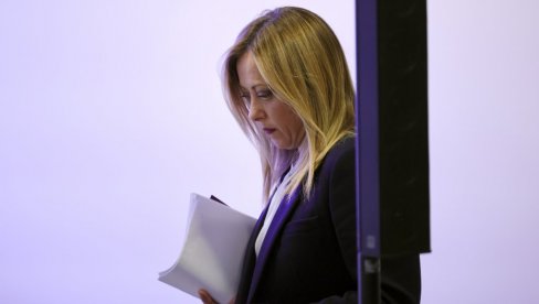 ЂОРЂА МЕЛОНИ НЕЋЕ ИЋИ У СЛОВЕНИЈУ НА САМИТ МЕД9: У понедељак италијанска премијерка неће учествовати на састанку Медитеранских земаља ЂОРЂА МЕЛОНИ НЕЋЕ ИЋИ У СЛОВЕНИЈУ НА САМИТ МЕД9: У понедељак италијанска премијерка неће учествовати на састанку Медитеранских земаља