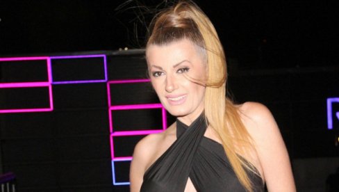 МЛАДИМА ОТКРИЋЕ, СТАРИМА НОСТАЛГИЈА: Песма Вики Миљковић из 2003. године, апсолутни хит на друштвеним мрежама (ФОТО)