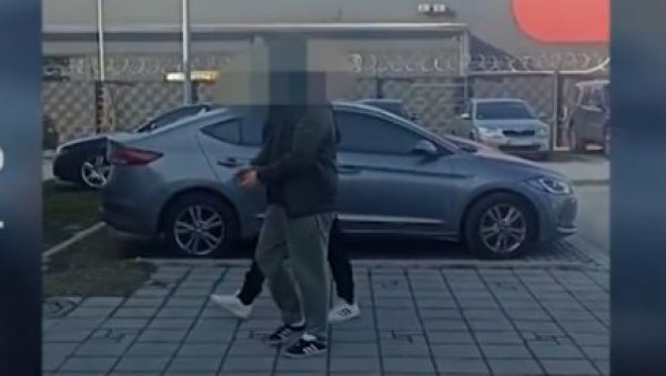 СПЕЦИЈАЛЦИ ИХ ХАПСИЛИ НА СПАВАЊУ: Погледајте полицијску акцију Инфинити - иза решетака 16 осумњичених (ВИДЕО) СПЕЦИЈАЛЦИ ИХ ХАПСИЛИ НА СПАВАЊУ: Погледајте полицијску акцију Инфинити - иза решетака 16 осумњичених (ВИДЕО)