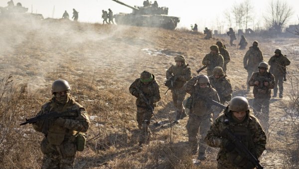 НАПЕТА СИТУАЦИЈА: Украјина концентрисала 120.000 војника у близини границе са Белорусијом