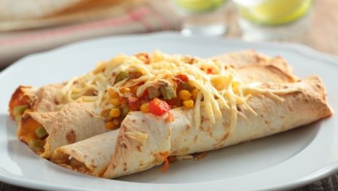 ZAPEČENE TORTILJE SA POVRĆEM: Obrok spreman za tili čas, a niko neće primetiti da je posno ZAPEČENE TORTILJE SA POVRĆEM: Obrok spreman za tili čas, a niko neće primetiti da je posno