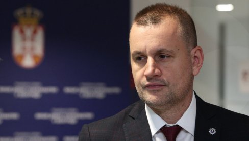 КУНЕМ ТИ СЕ У МРТВОГ ОЦА, ПРВИ СИ НА СПИСКУ Ухапшен мушкарац са Врачара због језивих претњи главном тужиоцу Стефановићу