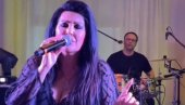DRAGANA MIRKOVIĆ U SUZAMA: Pevačicu savladale emocije, pa se rasplakala na nastupu (VIDEO)