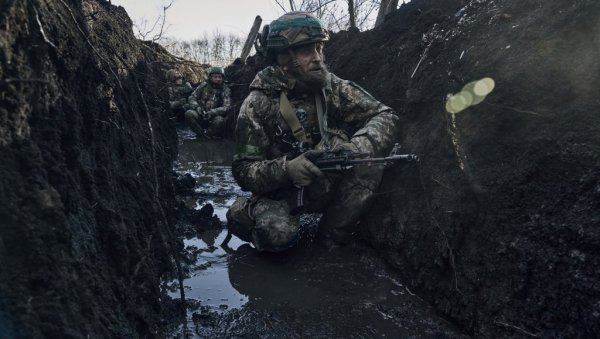 КОЛАПС УКРАЈИНСКЕ ВОЈСКЕ НЕИЗБЕЖАН? Финансијска и војна помоћ неће спречити расуло у ВСУ