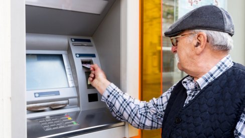 EVO KADA POČINJE ISPLATA OKTOBARSKIH PENZIJA: Fond PIO objavio raspored kad kome ležu pare na račun