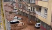 NAJMANJE PETORO LJUDI IZGUBILO ŽIVOT U POPLAVAMA: Obilna kiša stvorila dodatni problem za hiljade ljudi koji su ostali bez domova u Turskoj