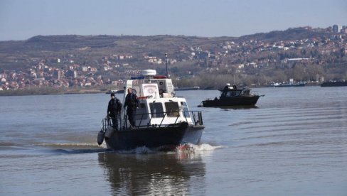 PRONAĐENA DVA RANCA I POJAS ZA SPASAVANJE Nastavljena potraga za mladićima koji su nestali na Dunavu, uključeni i dronovi