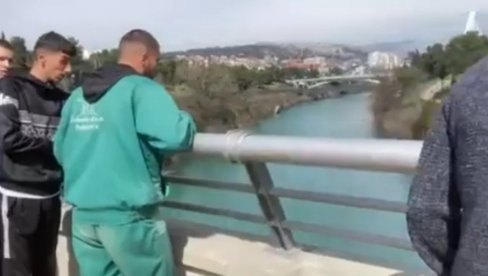 UŽAS U CRNOJ GORI: Beba izvučena iz Morače, traga se za ženom (VIDEO) UŽAS U CRNOJ GORI: Beba izvučena iz Morače, traga se za ženom (VIDEO)